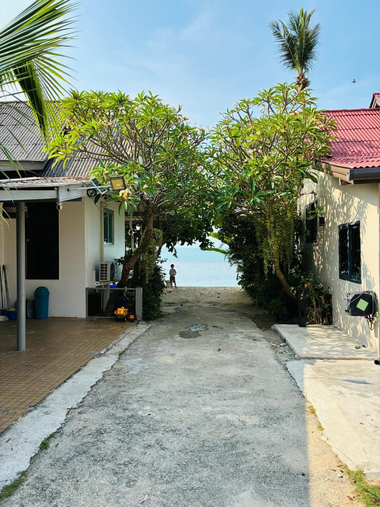 Beachfront With Sunset Villa *